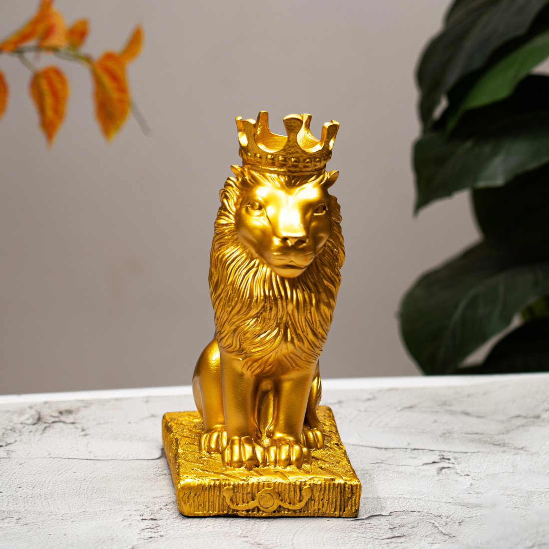 Crown Lion Idol