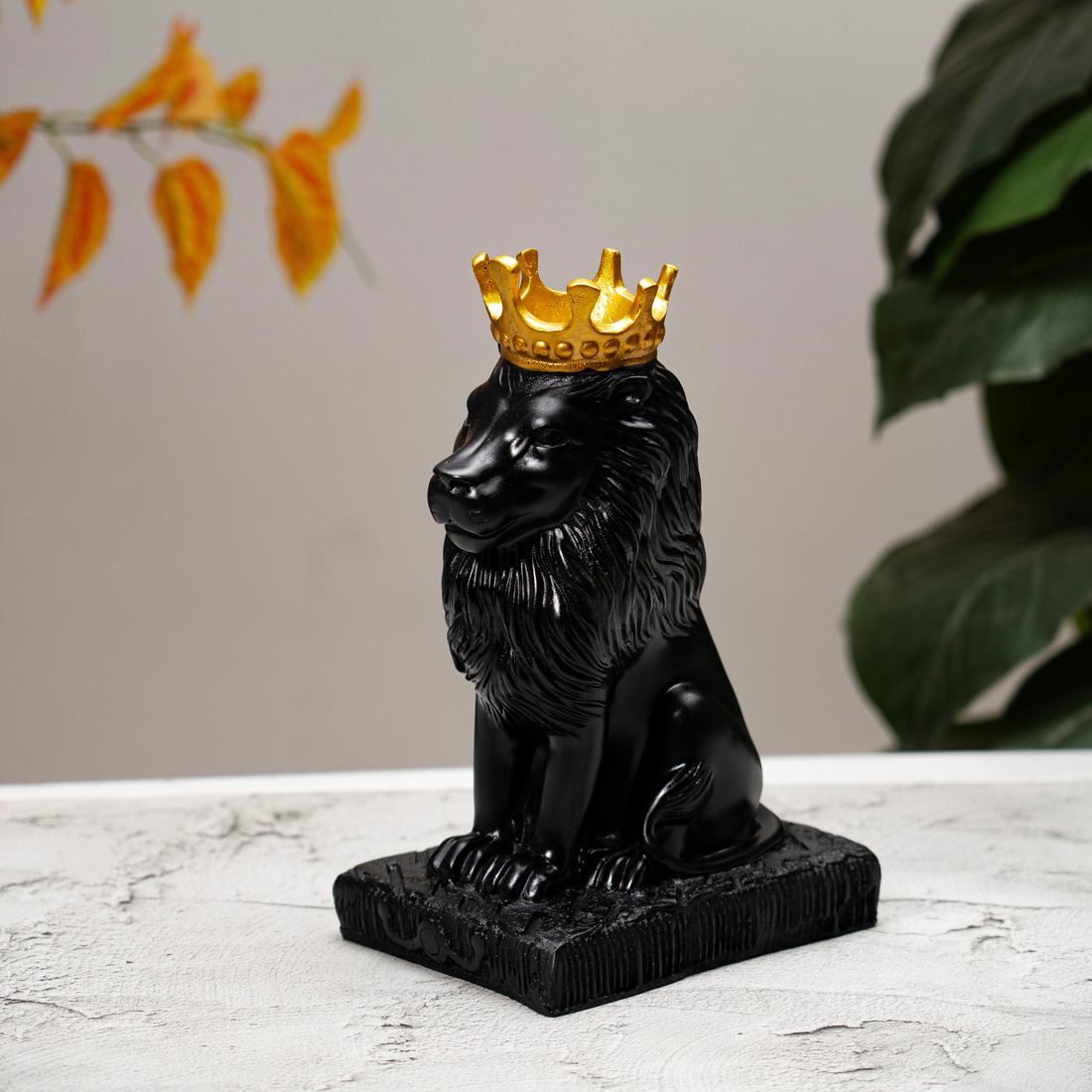 Crown Lion Idol