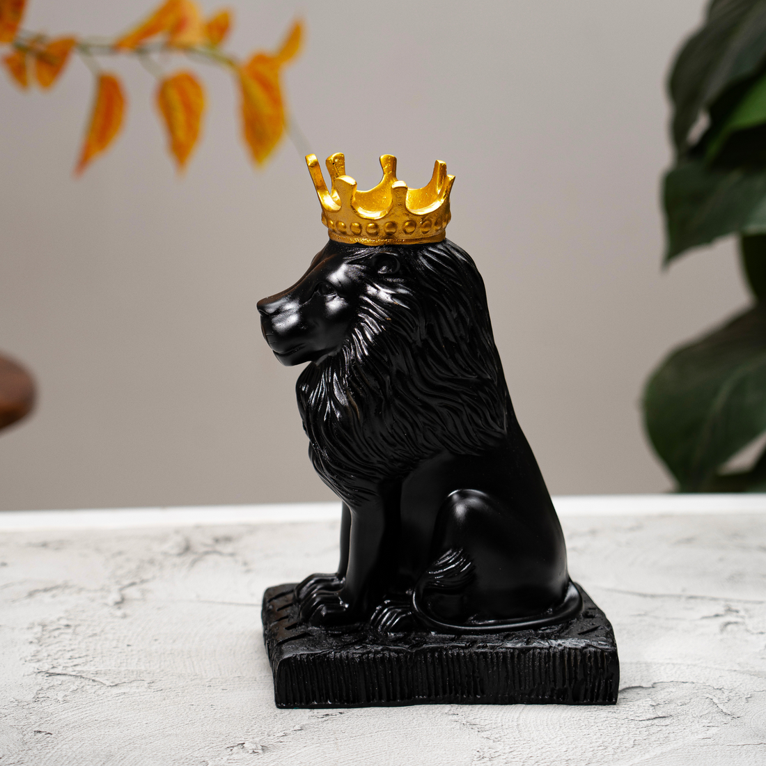 Crown Lion Idol