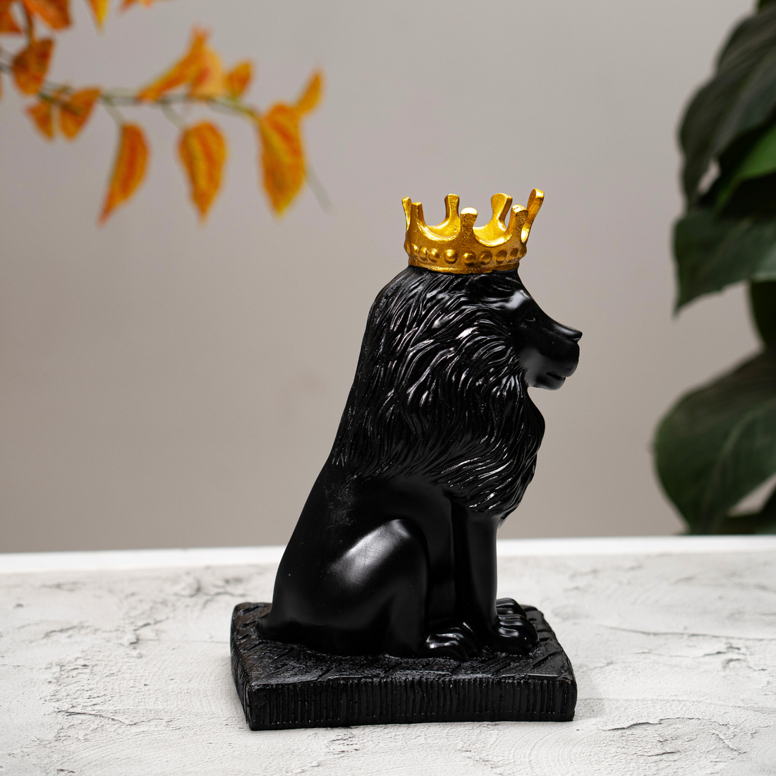 Crown Lion Idol